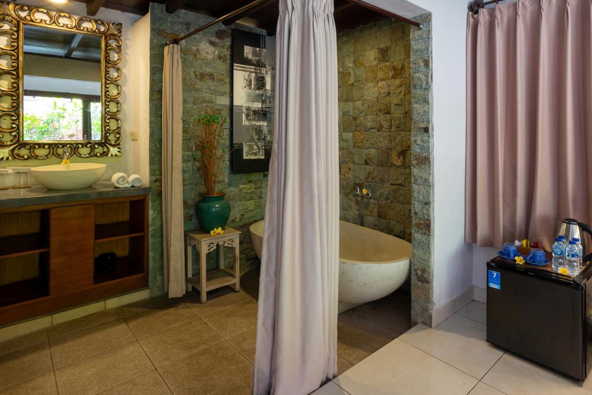 Rahayu Suites Monkey Forest Ubud Стая снимка